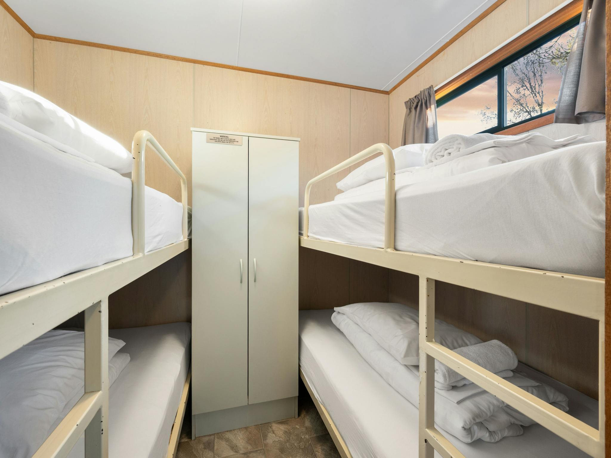 Bunk room, sleeps up to 4. Great location.