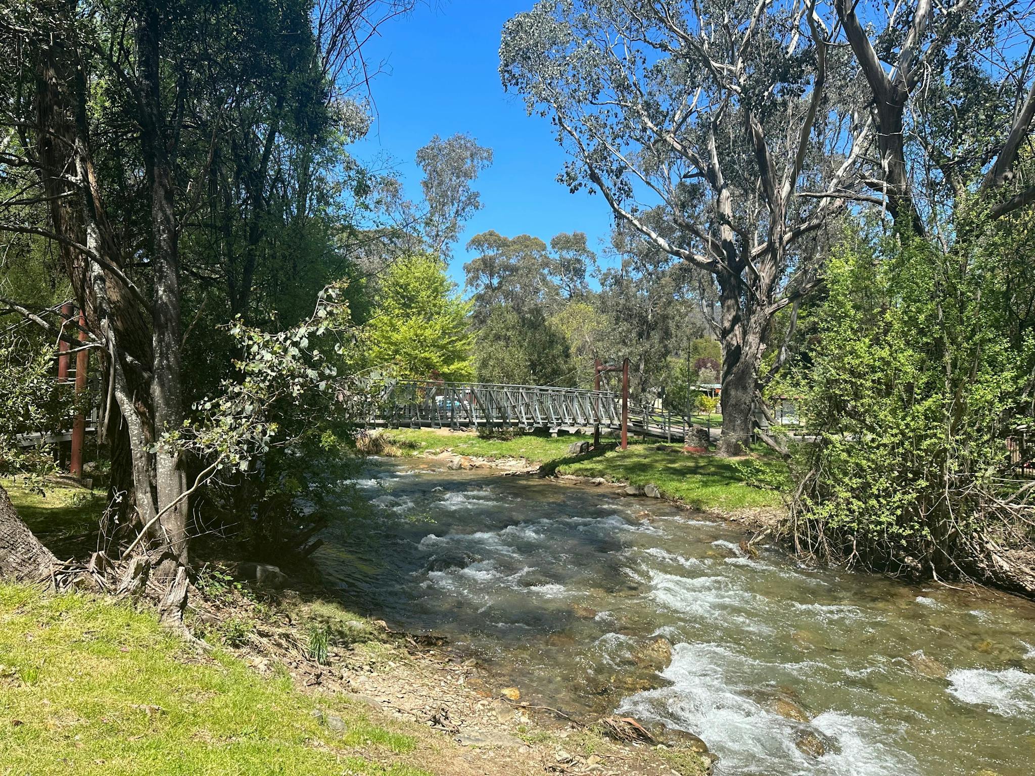 bridge over Ovens River, Harritville , M2M