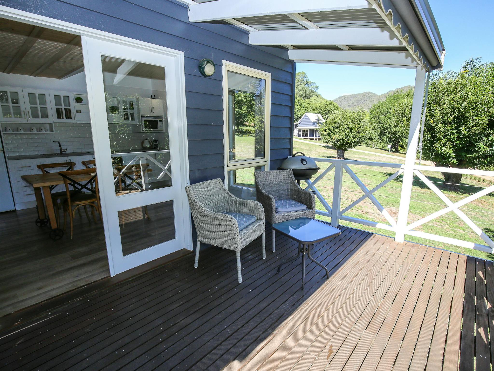Abby's Cottage outdoor deck