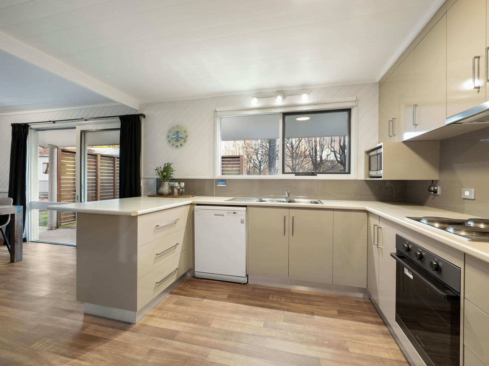 Full kitchen with all the modern appliances.