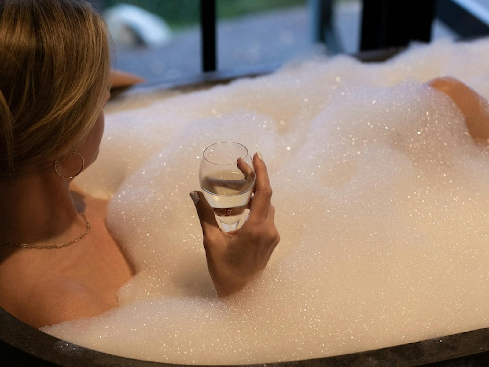 bathtub at the view