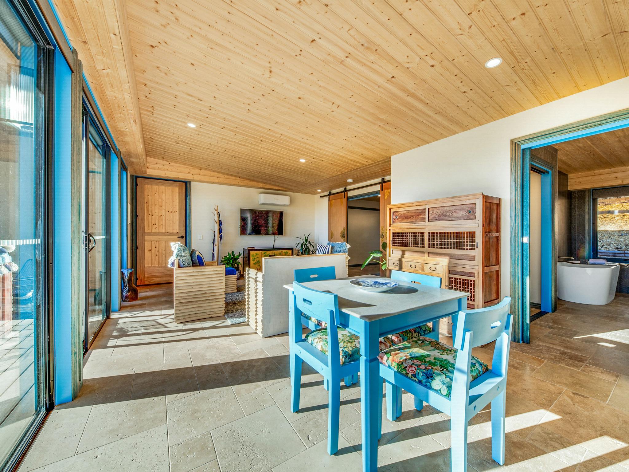 Living area Tsuchi snug 2