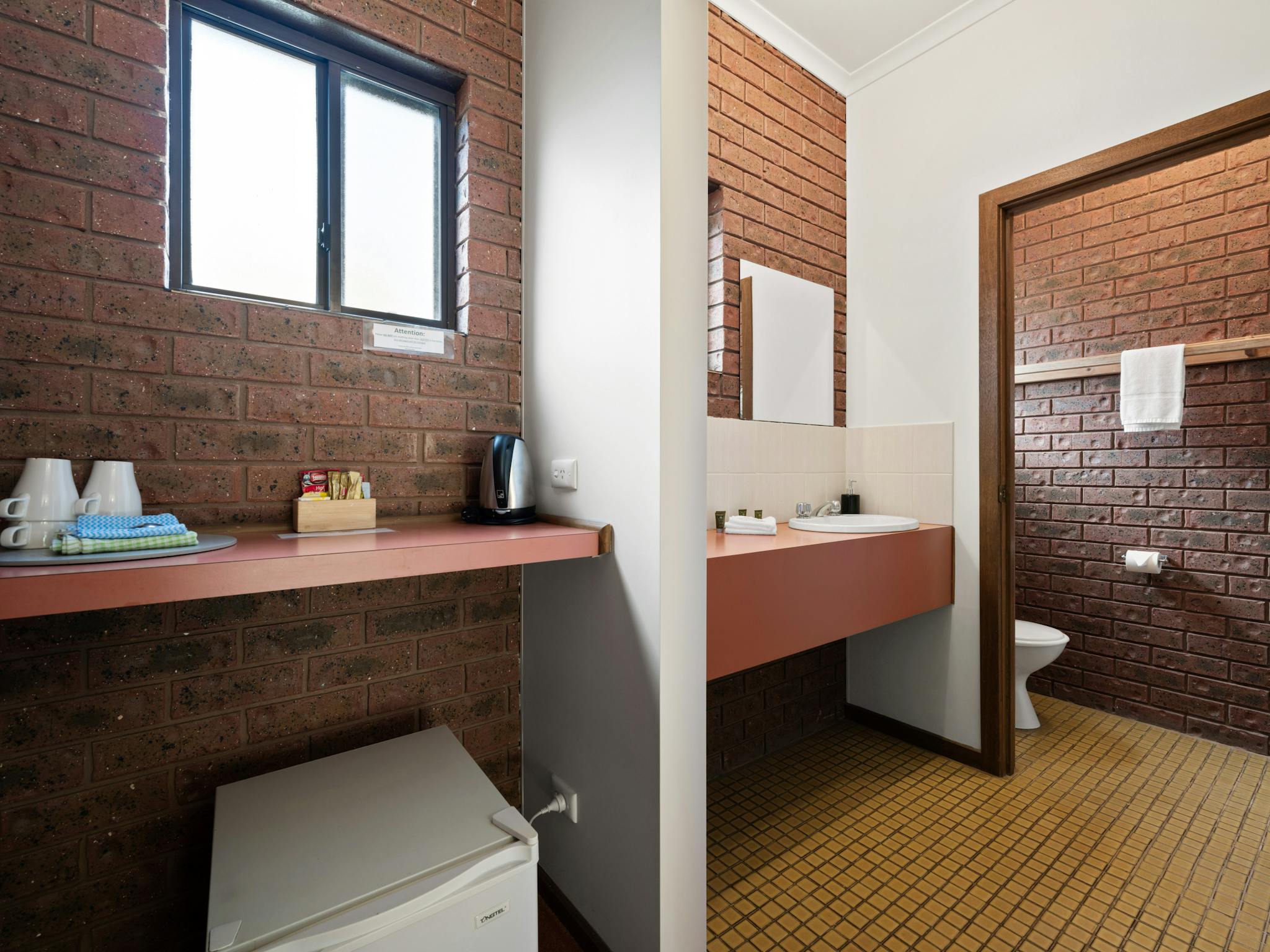 Snowline hotel bathroom