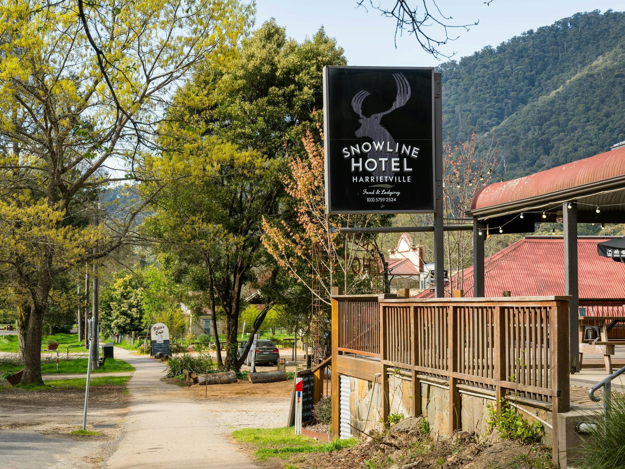 Snowline Hotel