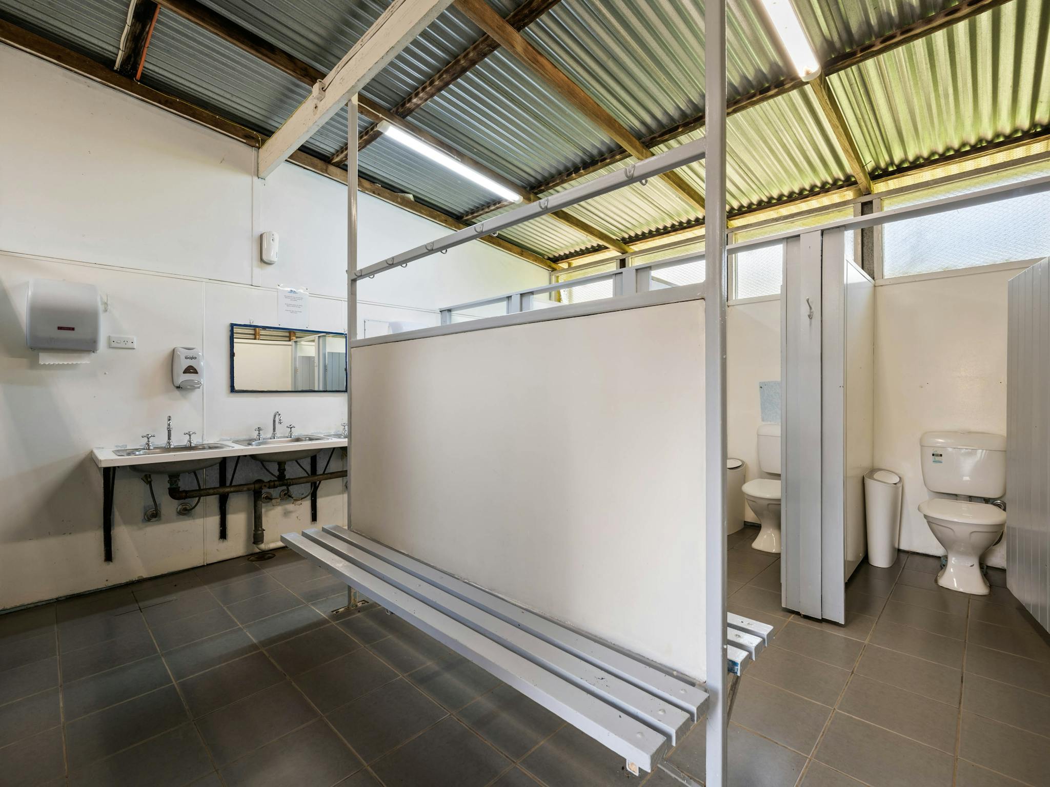 Bright Cabin and Caravan Park Camp Amenities