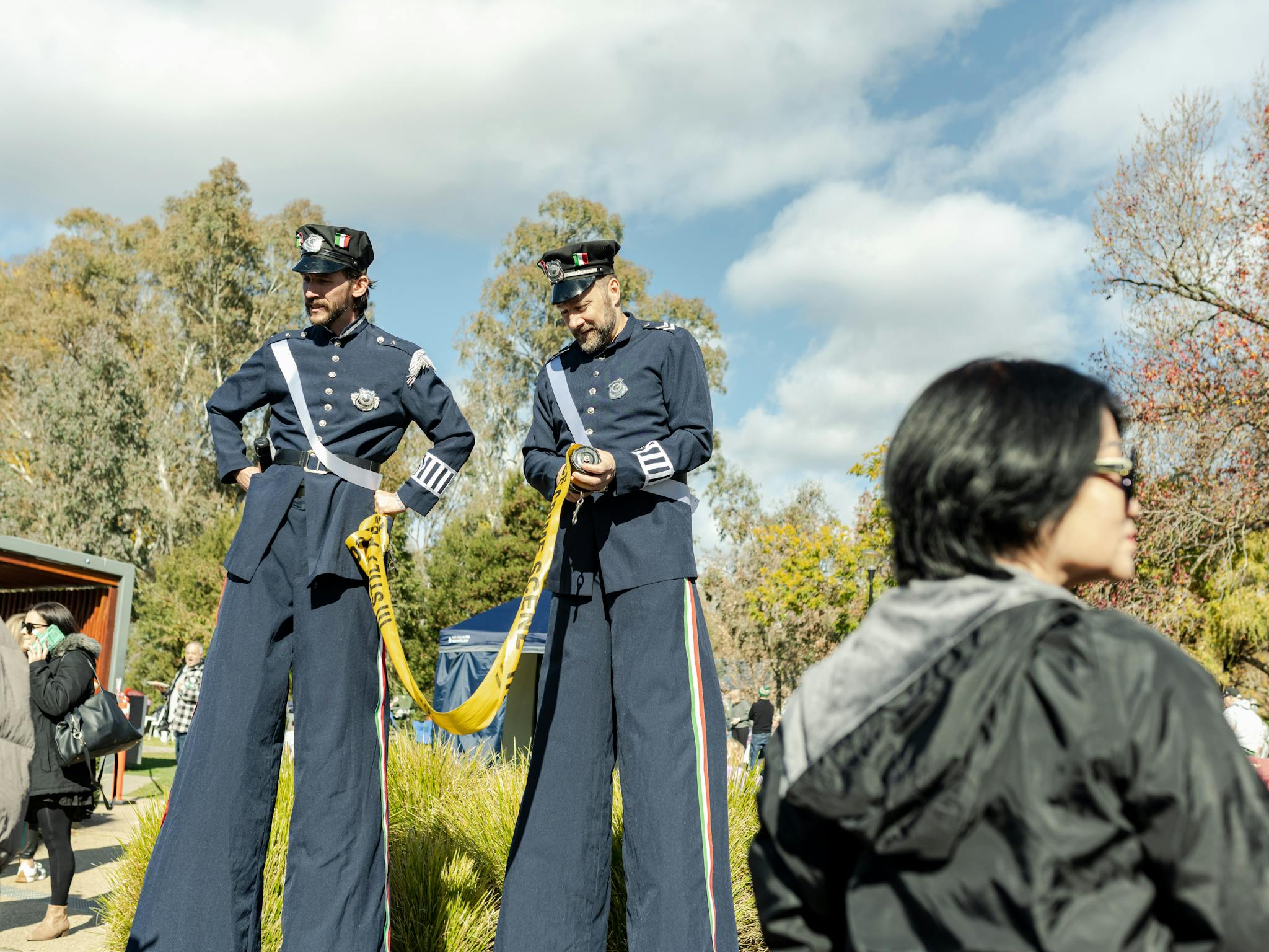 The Stilt Police - la Carabinieri