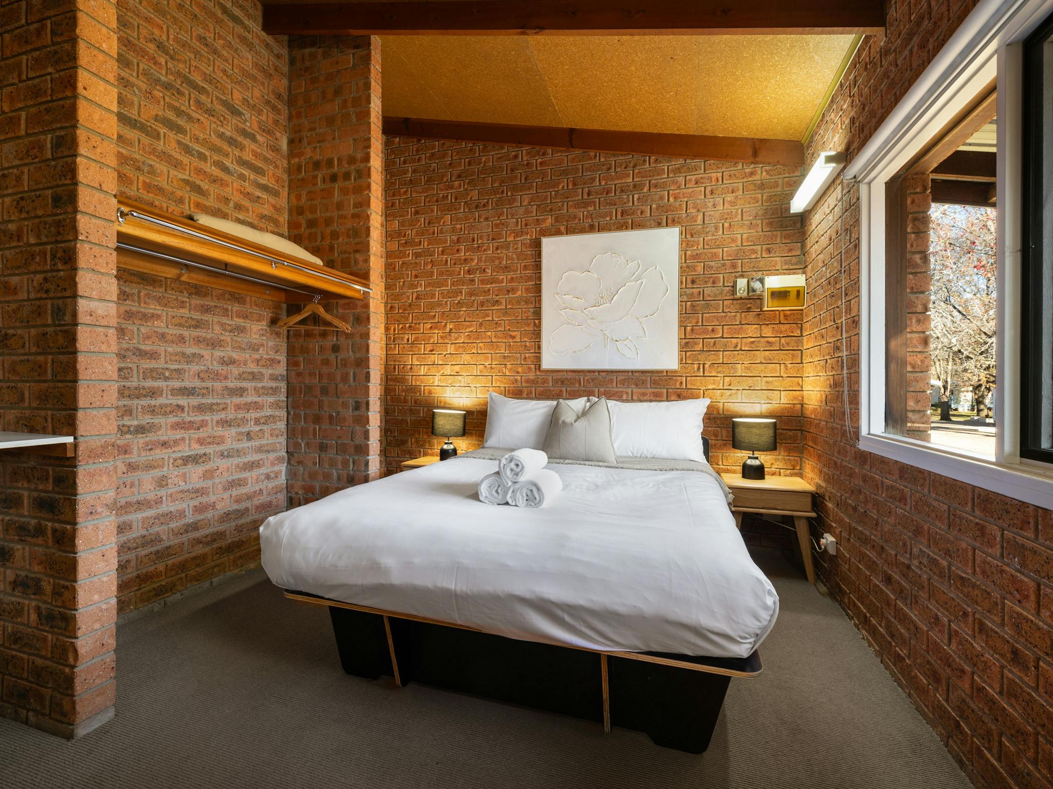 Main bedroom with Queen Bed