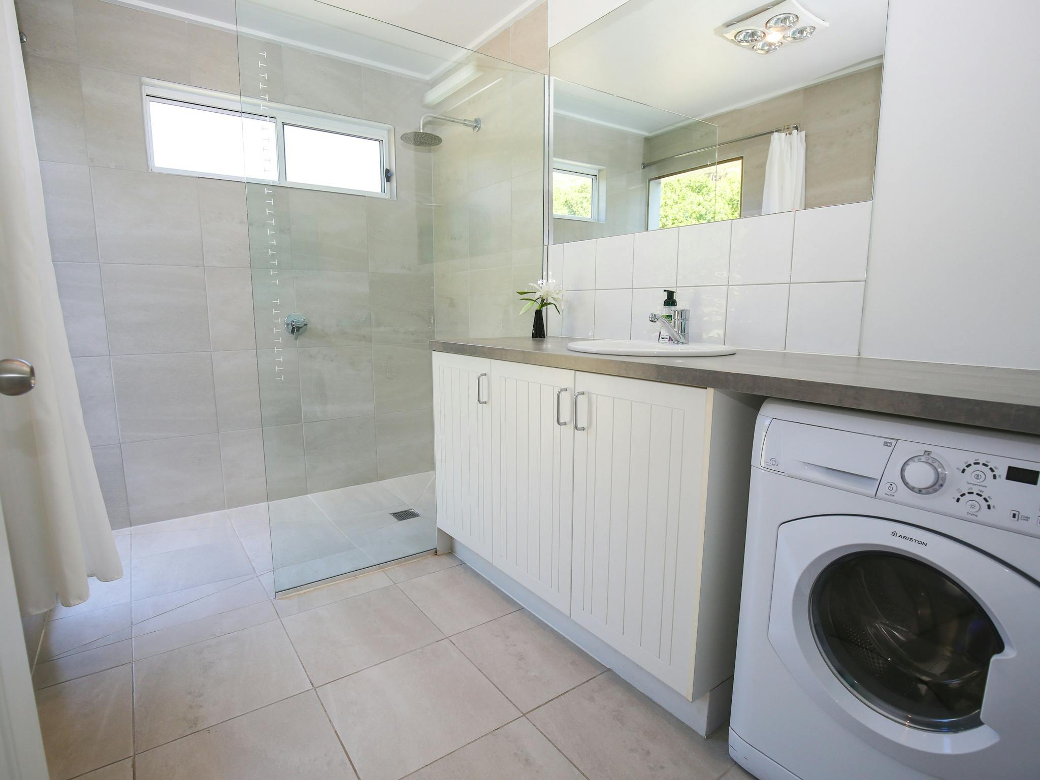 Abby's Cottage bathroom with laundry