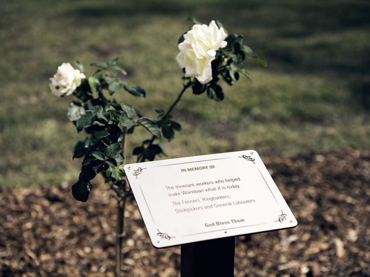 Plaque in memory of the Fencers, Ringbarkers, Stickpickers and General Labourers