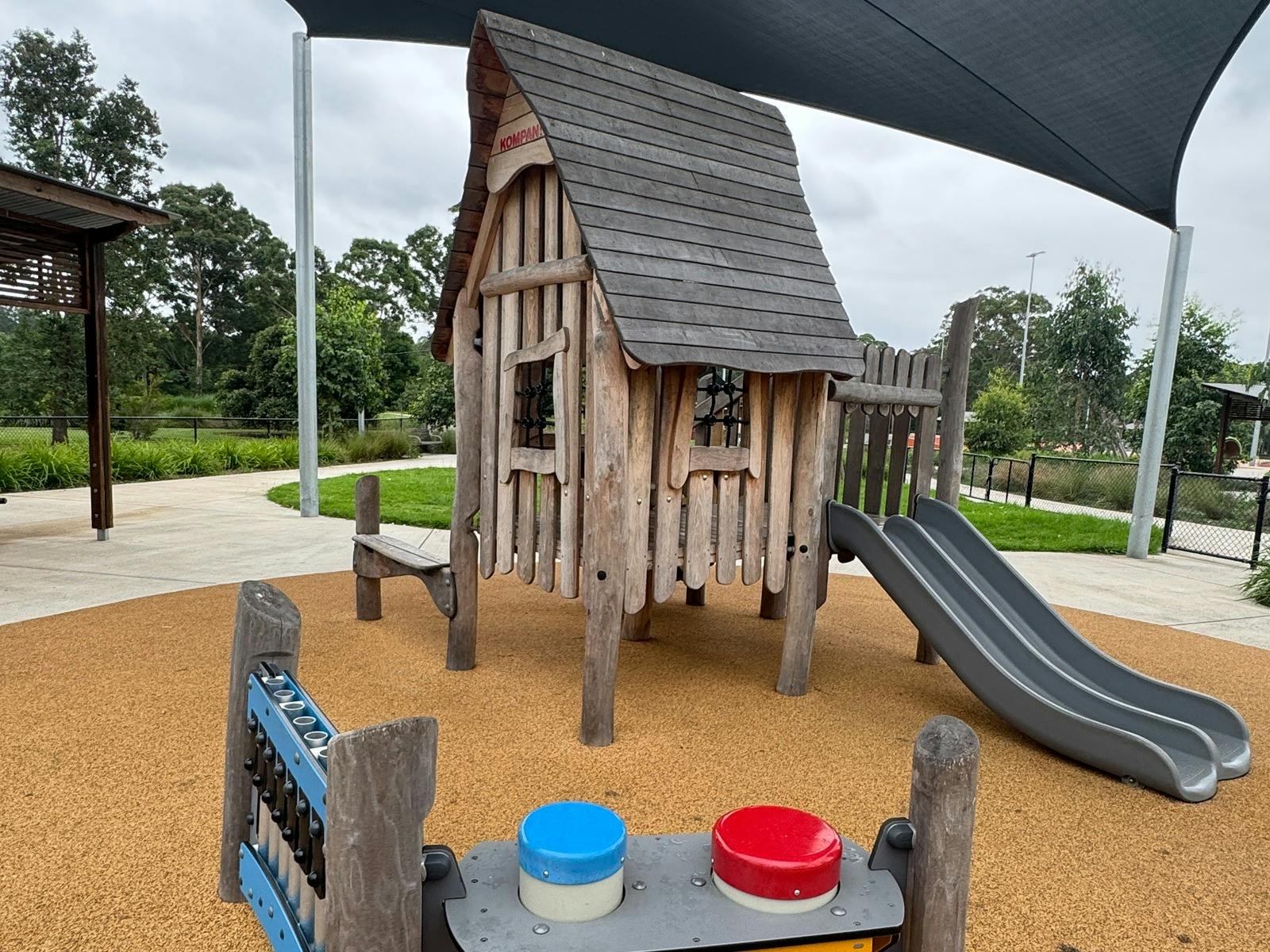 Peel Park - fenced play area