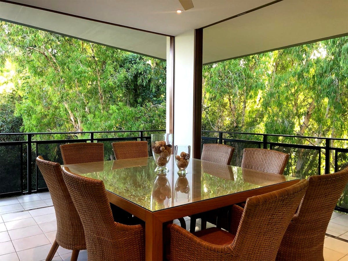 Dinning Room, Spacious, Bifolds