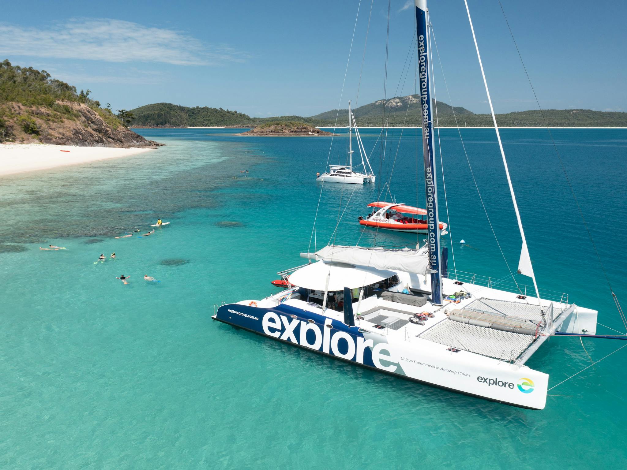 On the Edge Sailing Vessel in Whitsundays On the Edge Sailing Vessel in Whitsundays