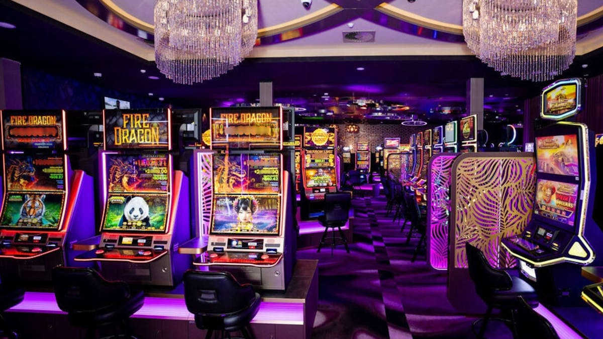Luxurious Modern Gaming Lounge