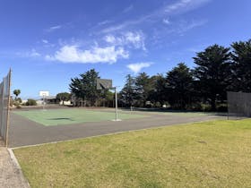 Nelson Square tennis and basketball courts
