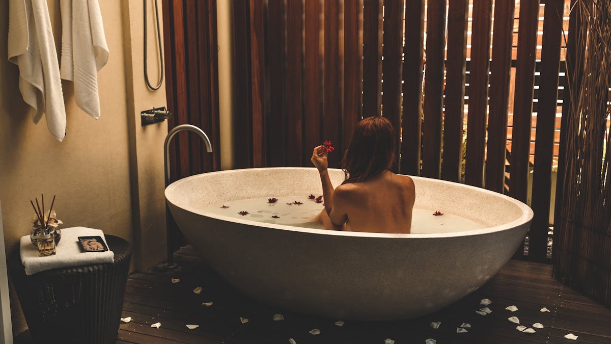 Relaxing bath at View Spa Pullman Cairns International