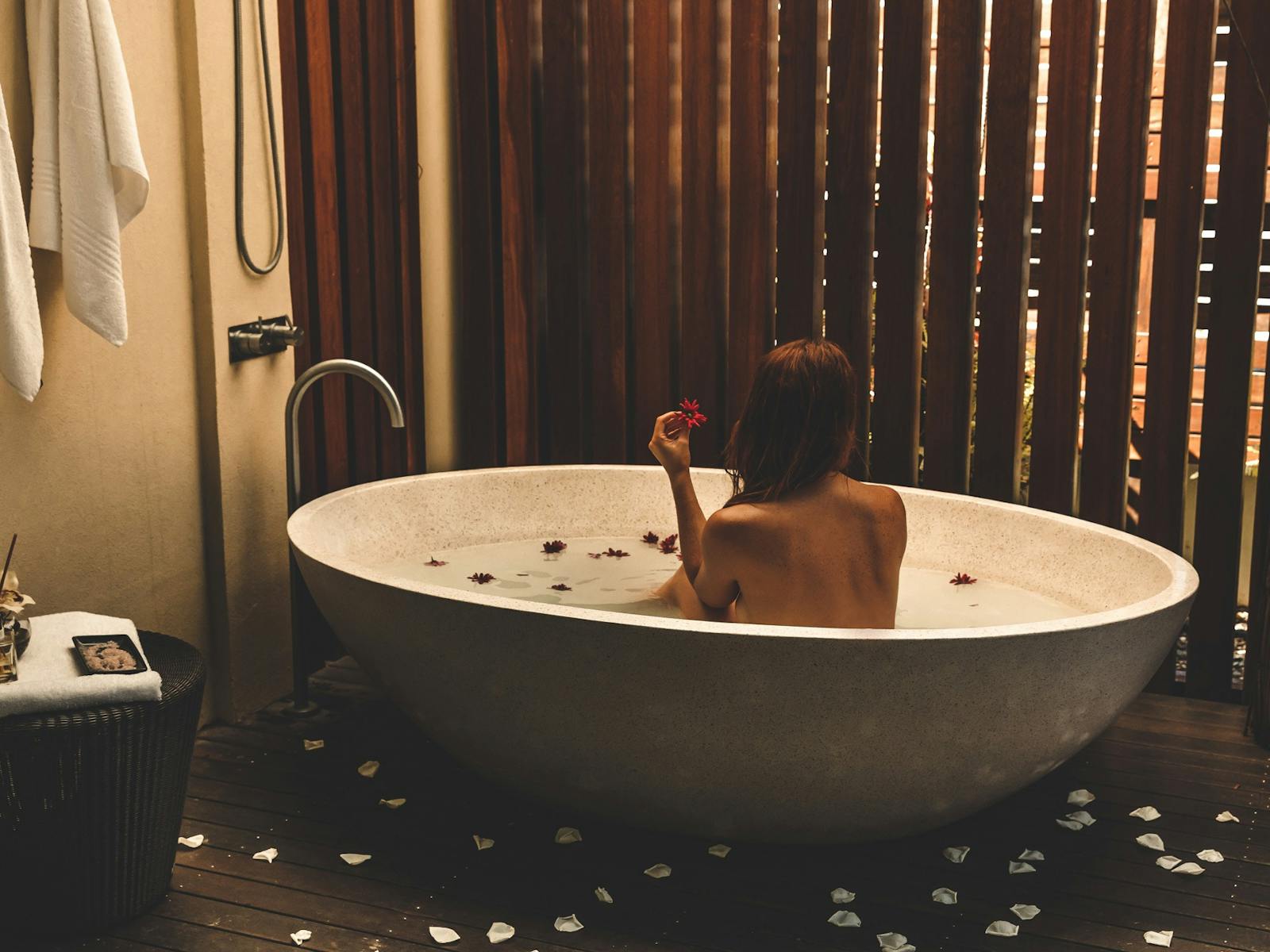 Relaxing bath at View Spa Pullman Cairns International Relaxing bath at View Spa Pullman Cairns International