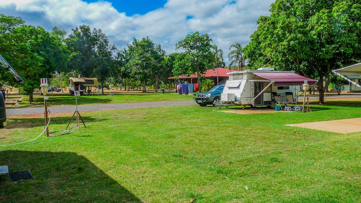 outback caravan park, outback queensland, spacious cabins, shady campground, camping,  caravan, stay