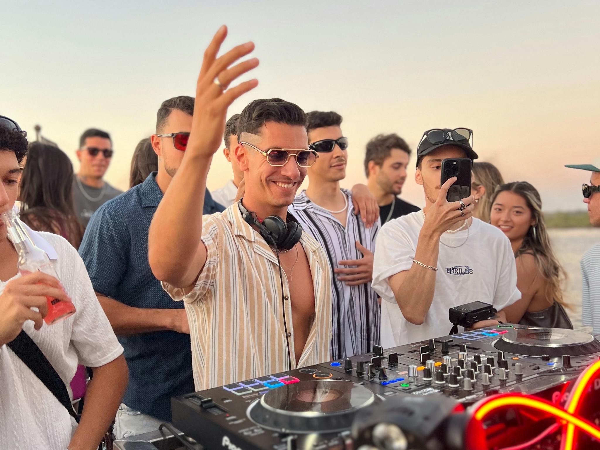 DJ DJ