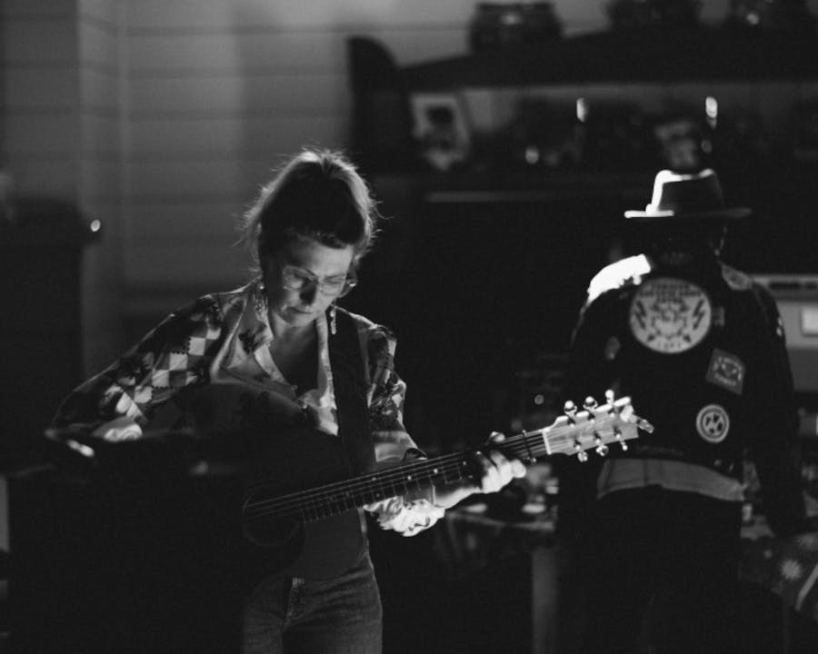 Amber Kenny Live and Free