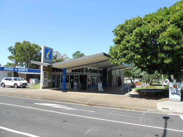 Front of building/entrance  to Tweed Heads Visitor Information Centre