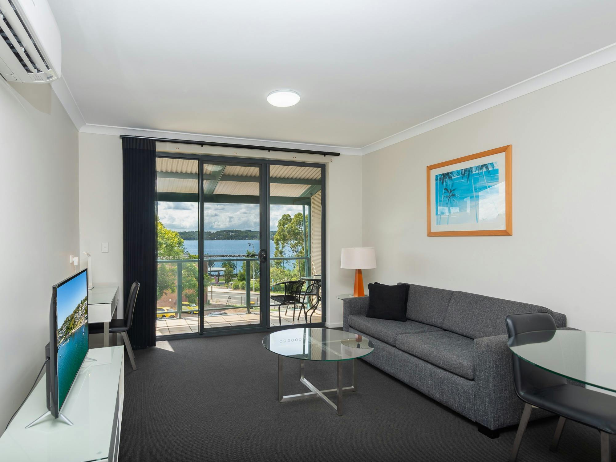 1  Bedroom Apartment Water View Lounge