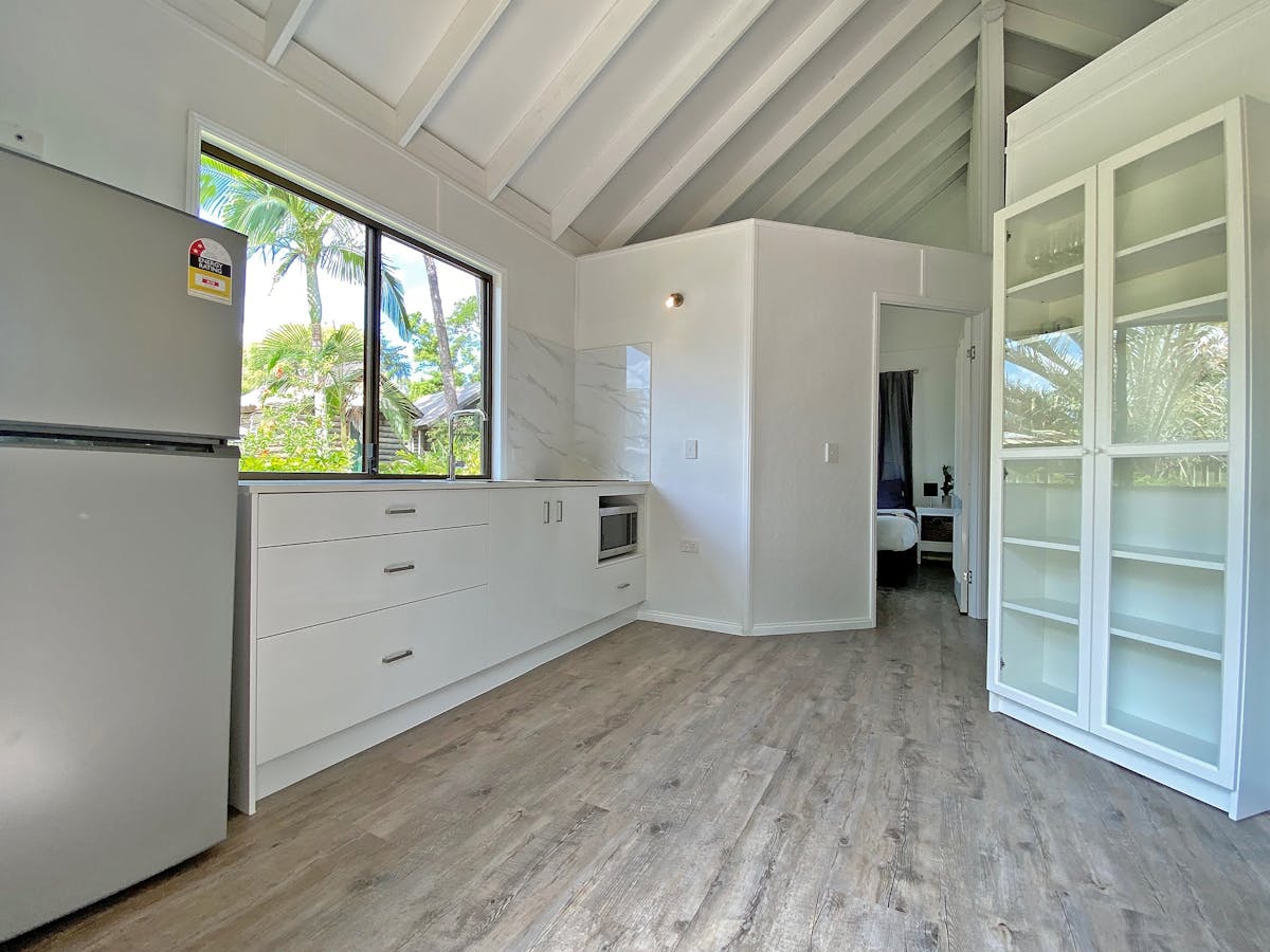 Belles on Ballow - Kookaburra Lodge - Kitchen Belles on Ballow - Kookaburra Lodge - Kitchen
