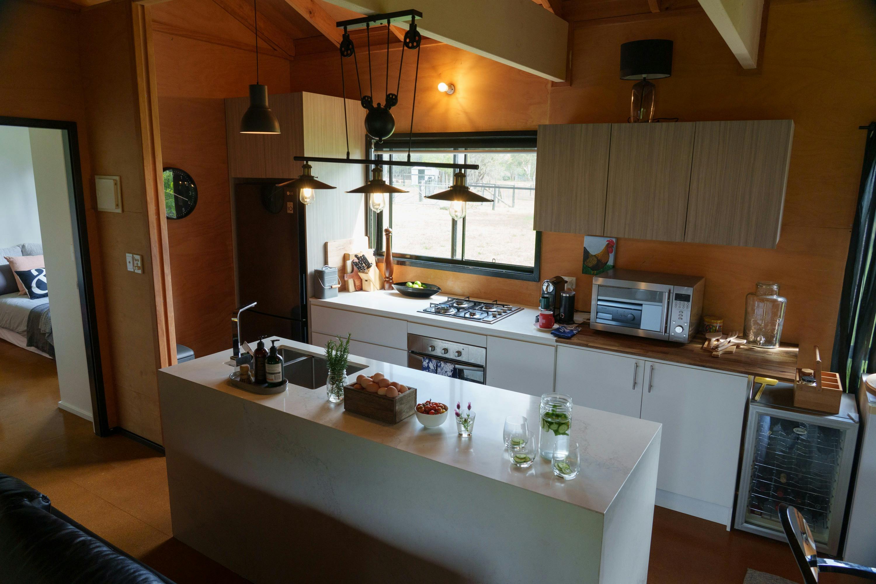 Near Wisemans Ferry, Peats Ridge, Hawkesbury River & Newcastle. For families & romantic getaways