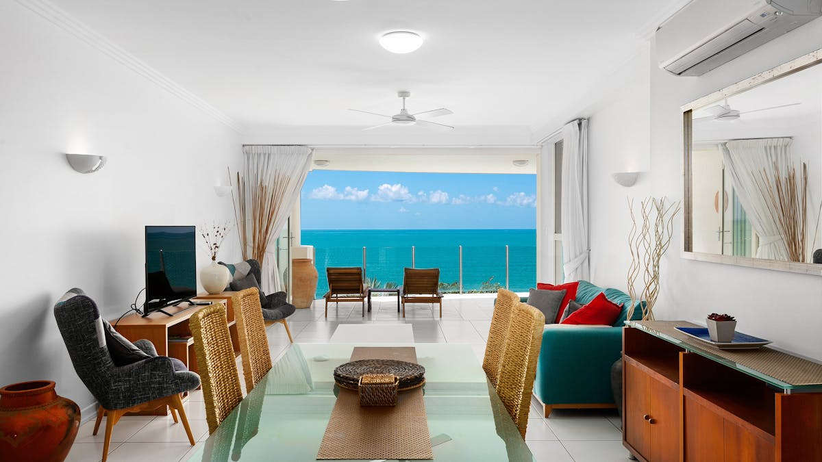 2 Bedroom Living