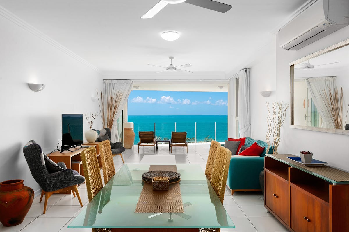 2 Bedroom Living