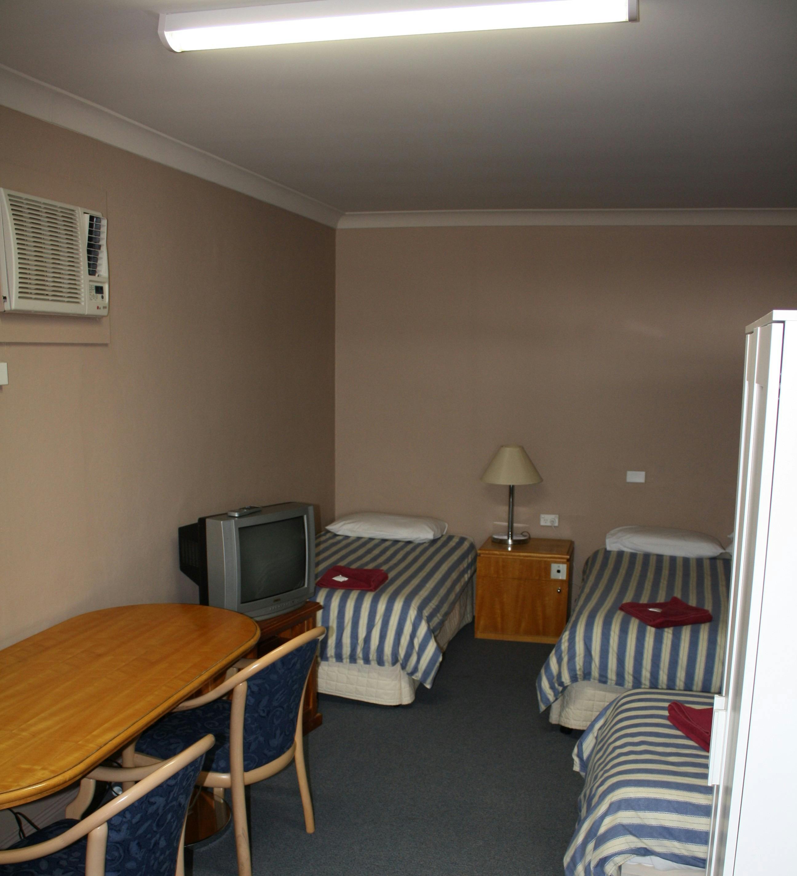 Crookwell Hotel NSW Holidays & Things to Do