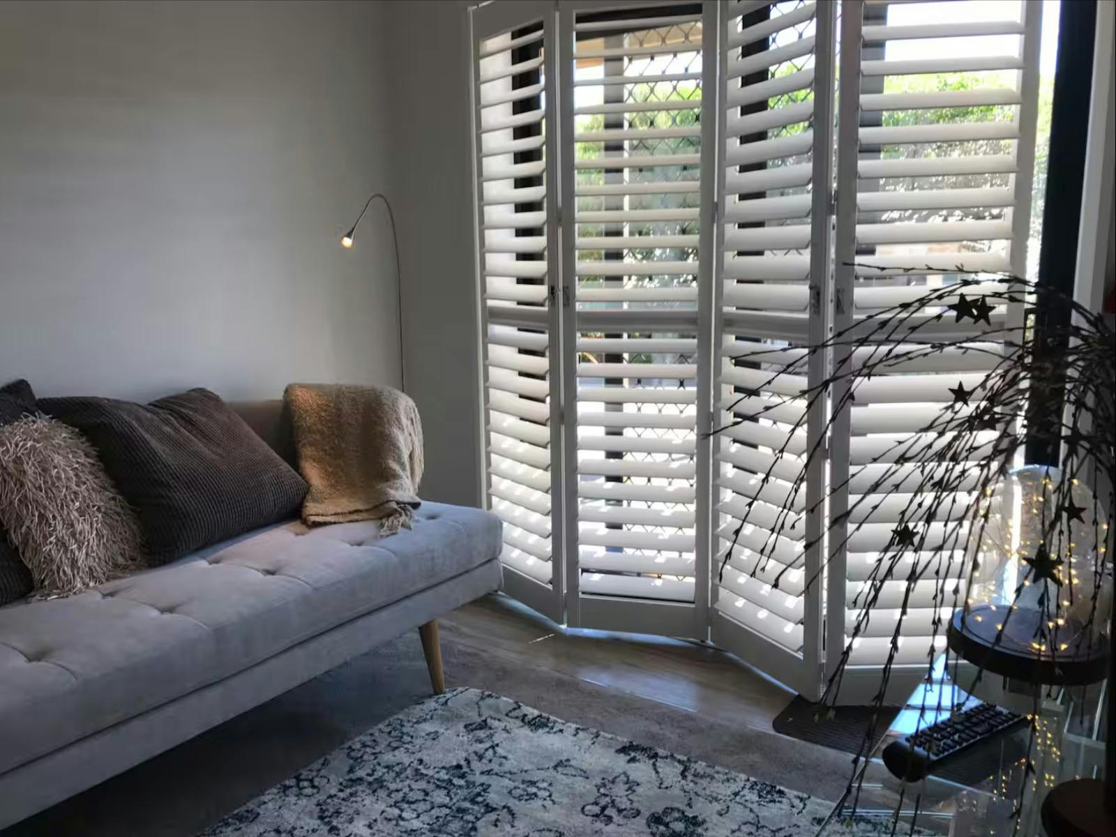 Day bed can convert to a large single