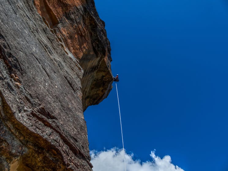 Multi-pitch abseiling
