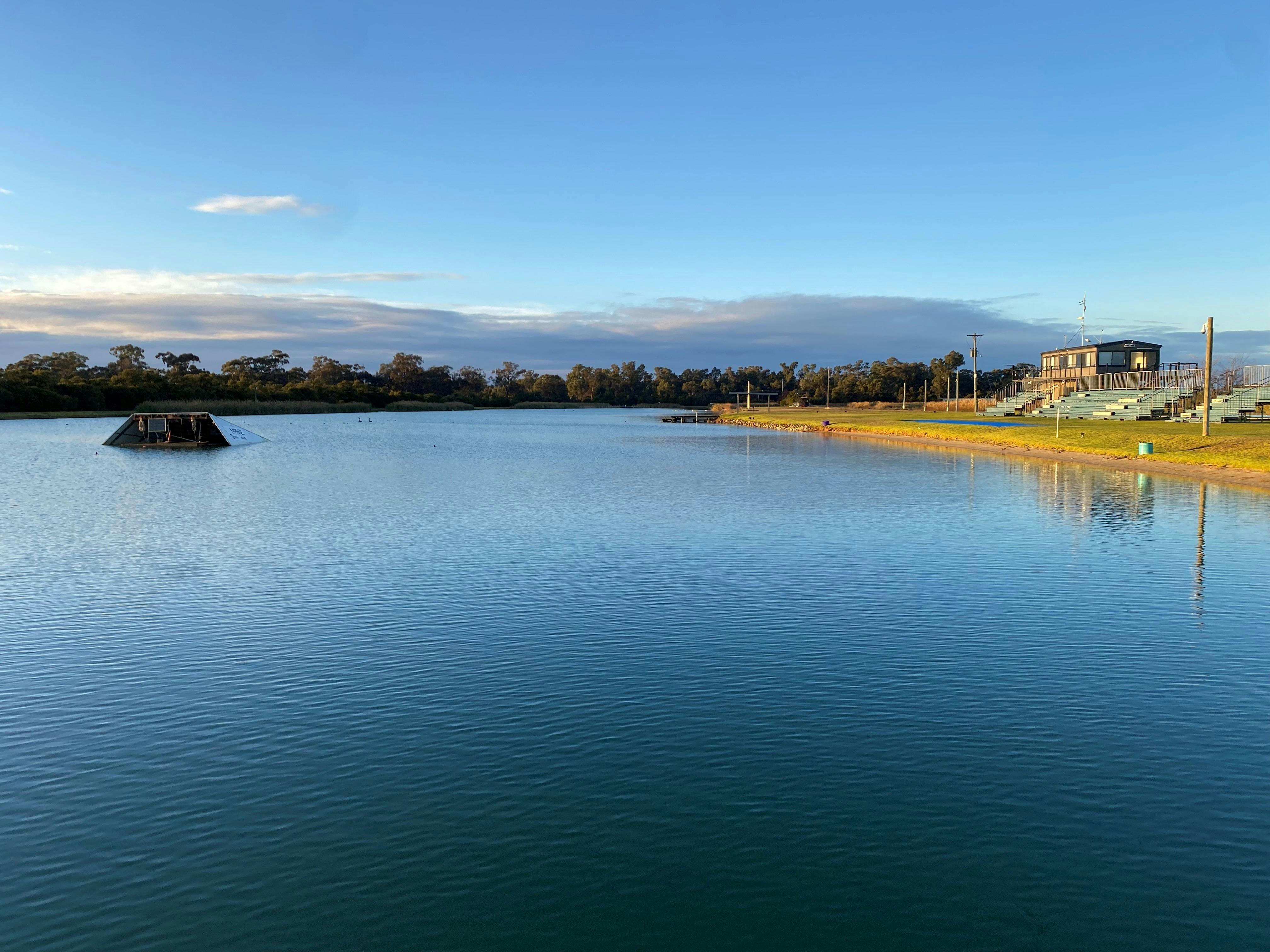 맥스 키르완 스키 파크는 세계 수상스키 토너먼트를 자랑스럽게 개최합니다.