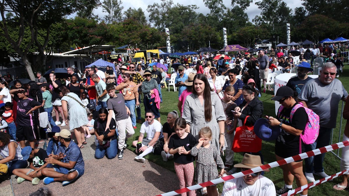 Crowd 2