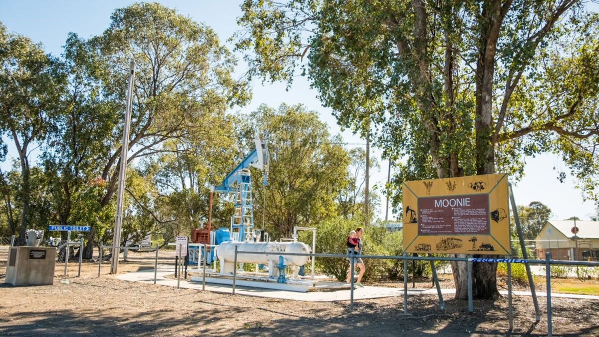 Information about the History of the Moonie Oilfields.