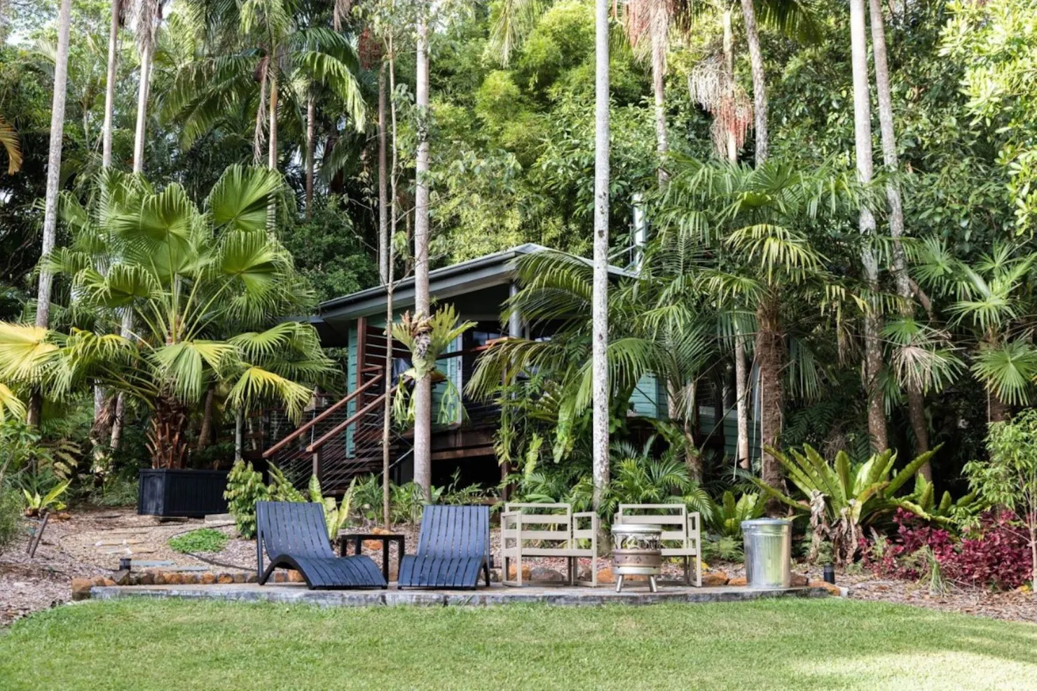 Rosewood Cottage - exterior firepit