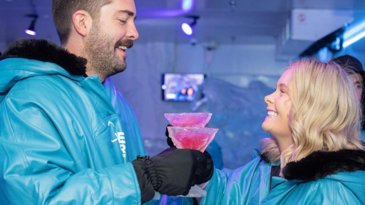 IceBar Surfers