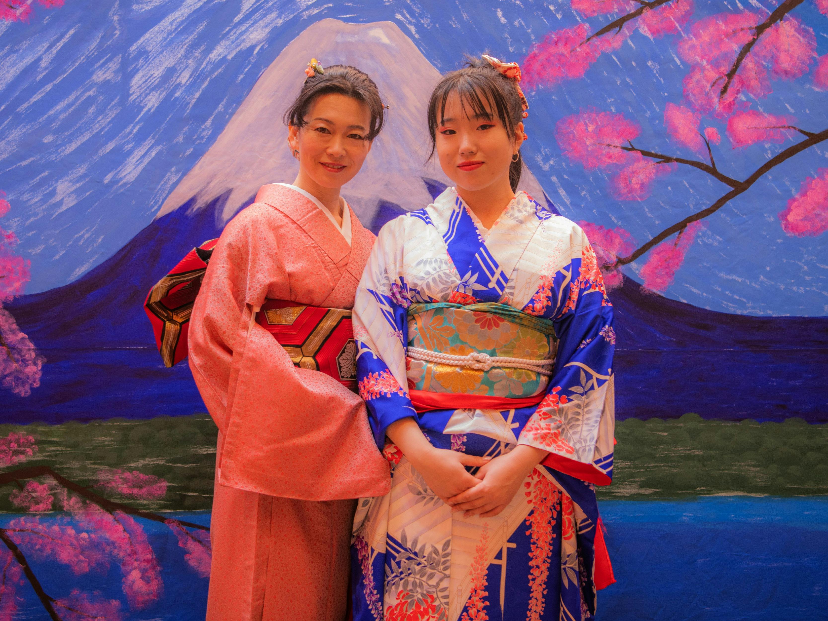 Two attendees of the SWFJ 2022