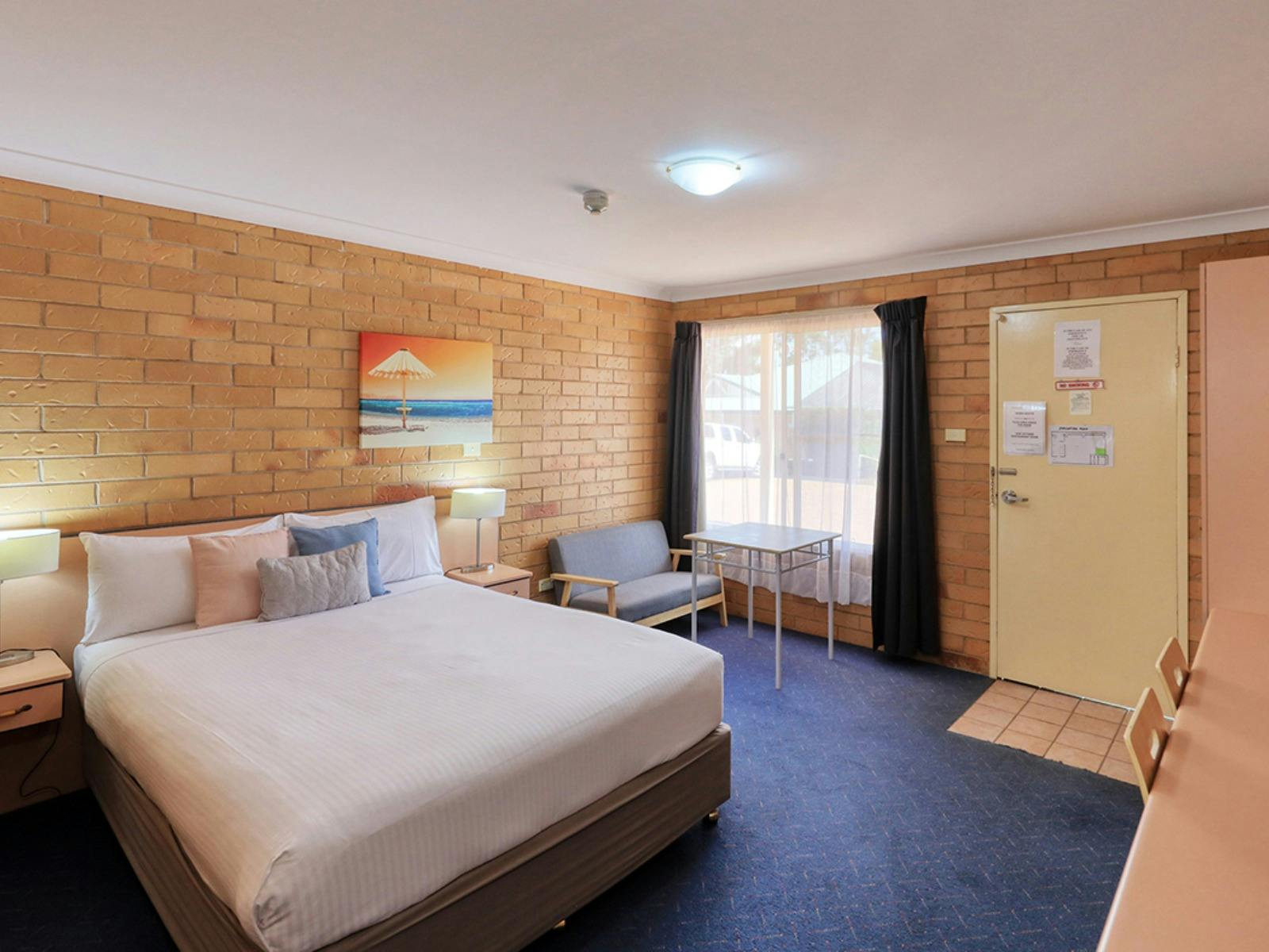 北帕克斯汽車旅館寬敞的大床房