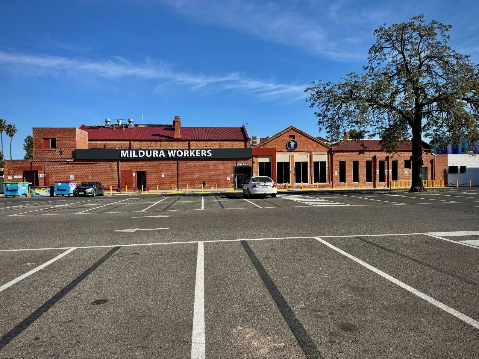 Convenient parking at Mildura Working Man’s Club.