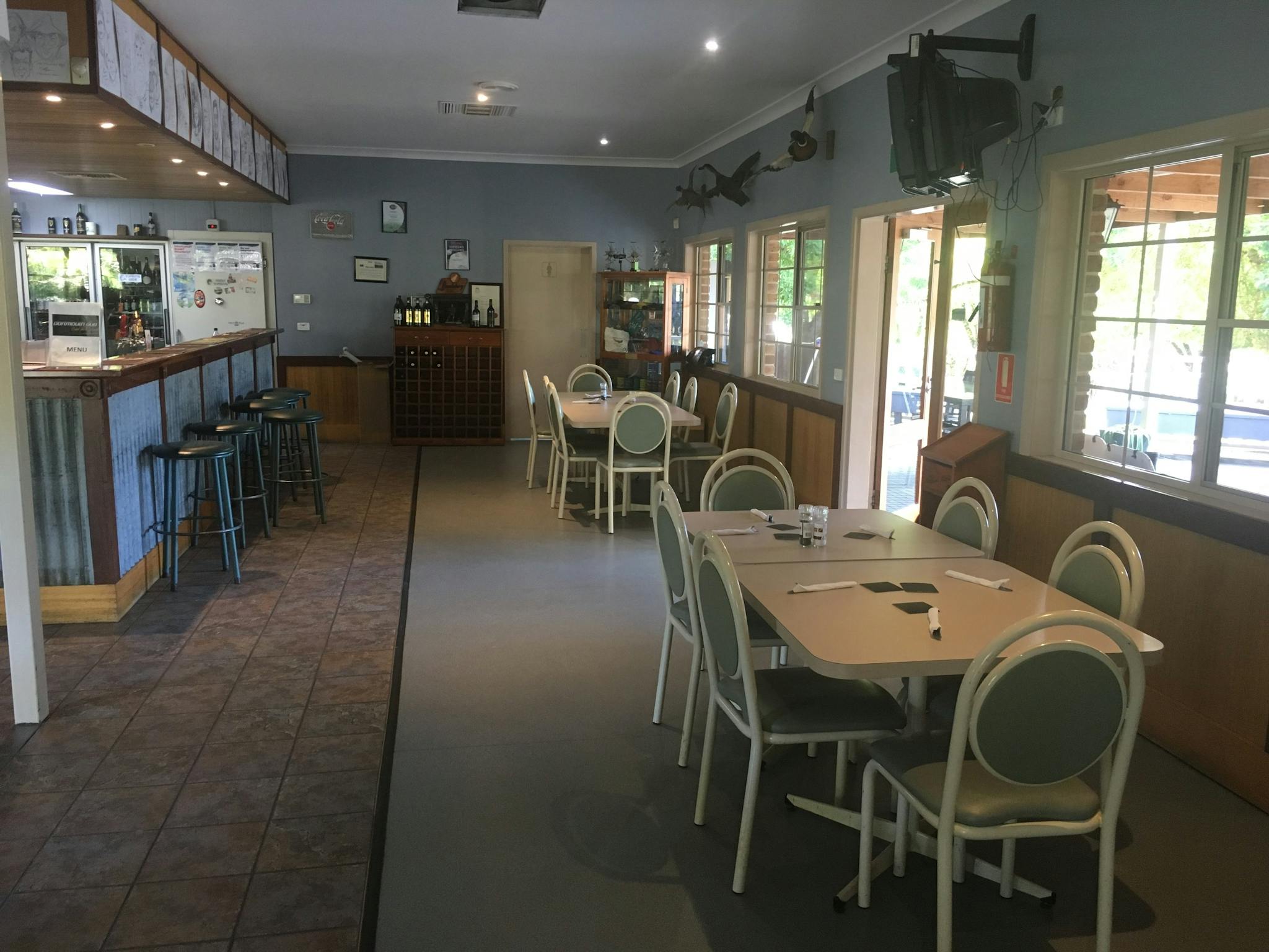 Casual dining