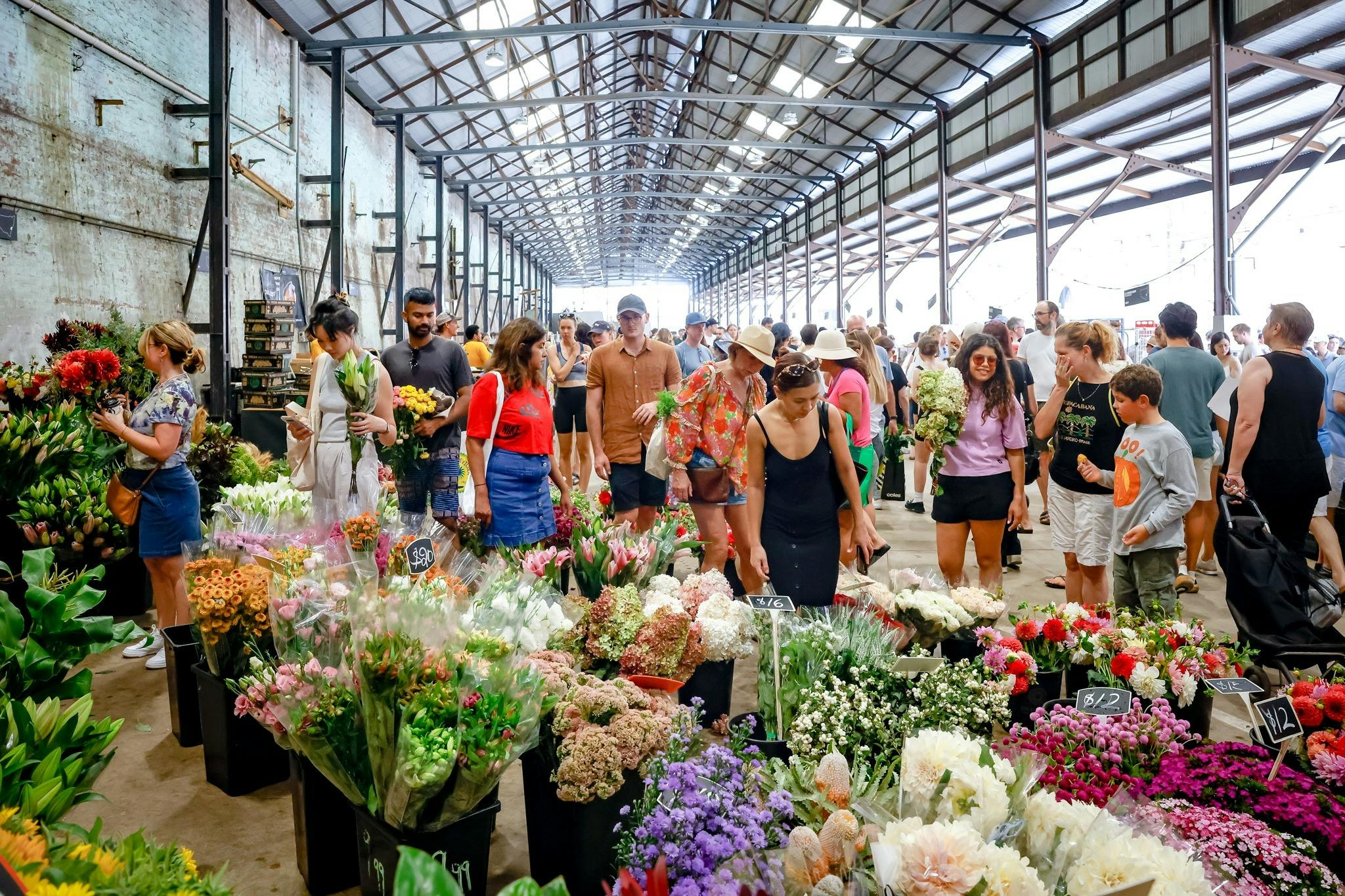 Crowd at the farmers market