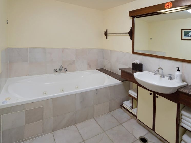 Beach Hotel Resort Standard Room Bathroom