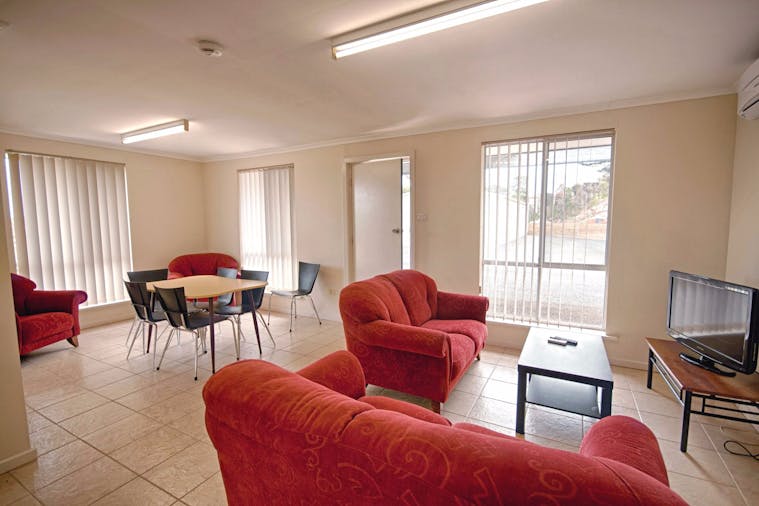 THREE BEDROOM APARTMENT 07