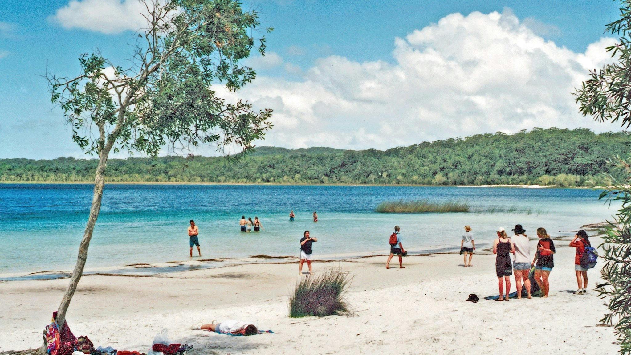 Lake McKenzie - Fraser Island Lake McKenzie - Fraser Island