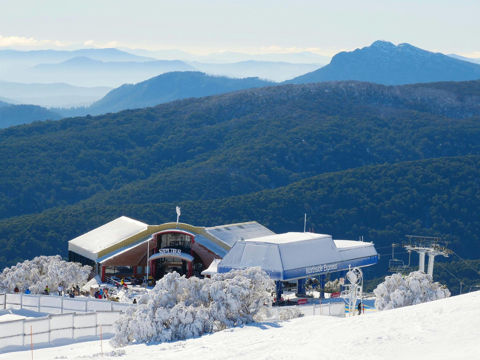 spurs mt buller view winter