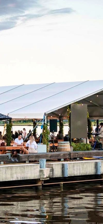 customers sitting outside at The Jetty Canberra