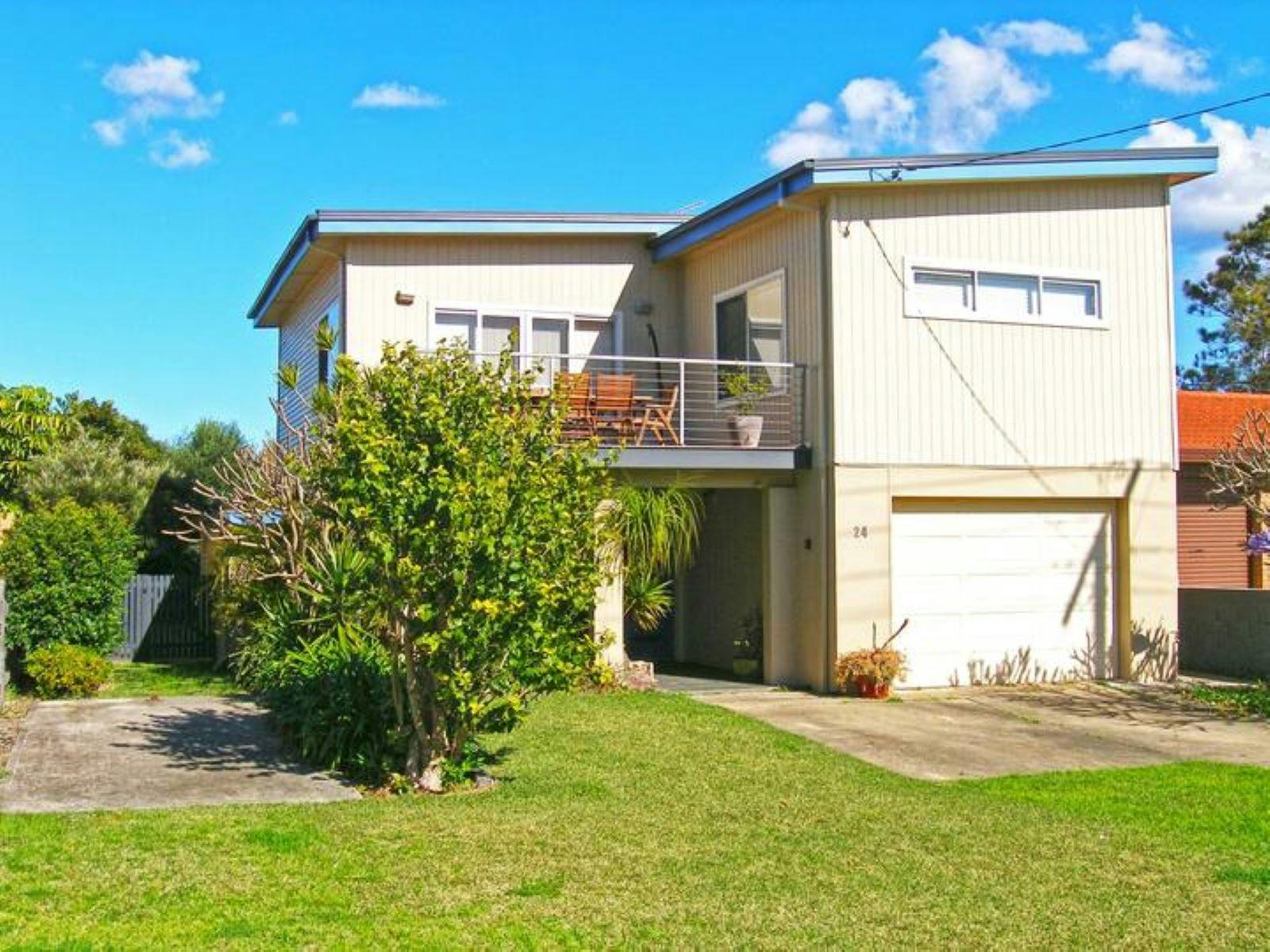 view of house from front yard