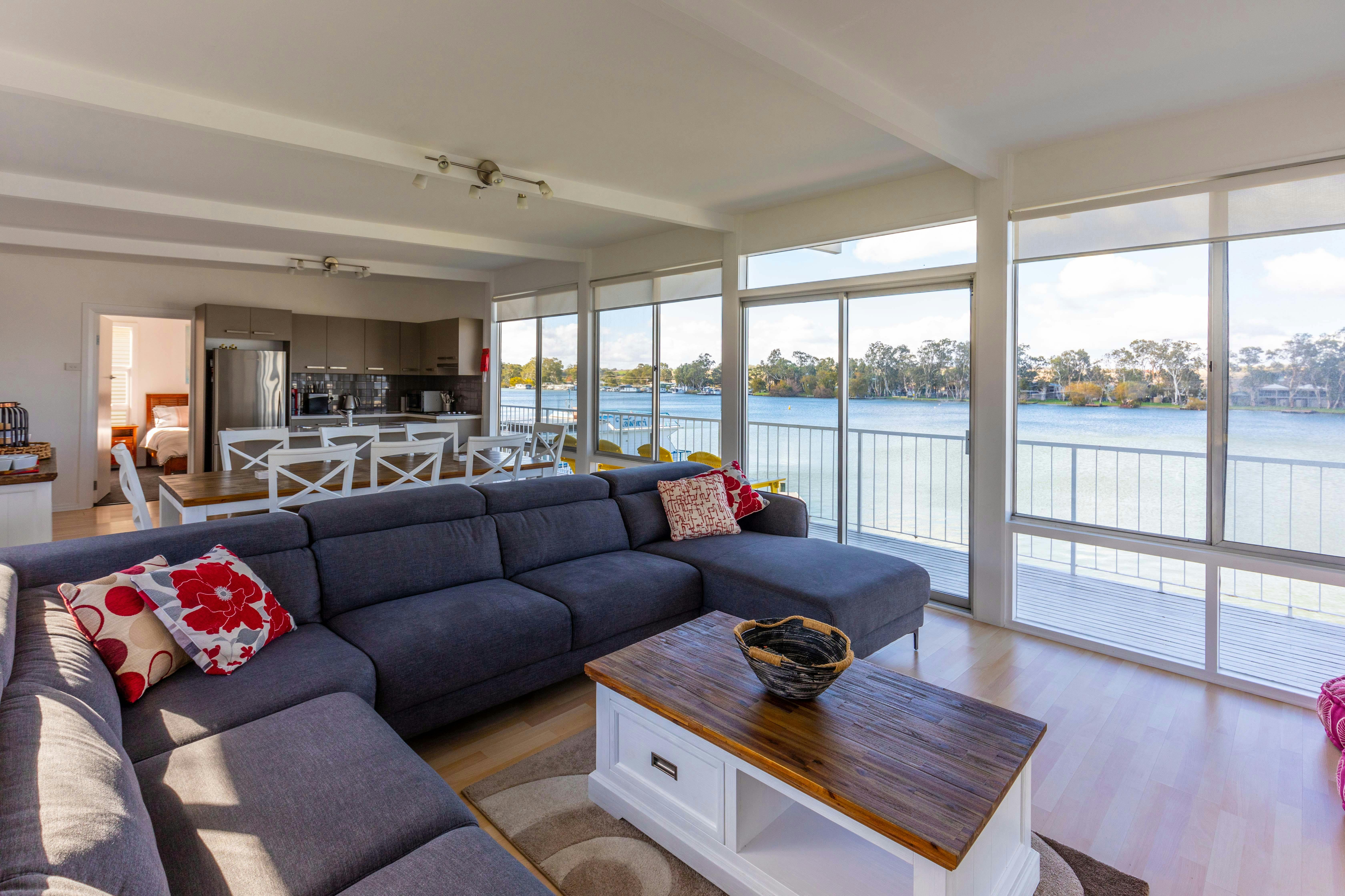 spacious comfortable lounge