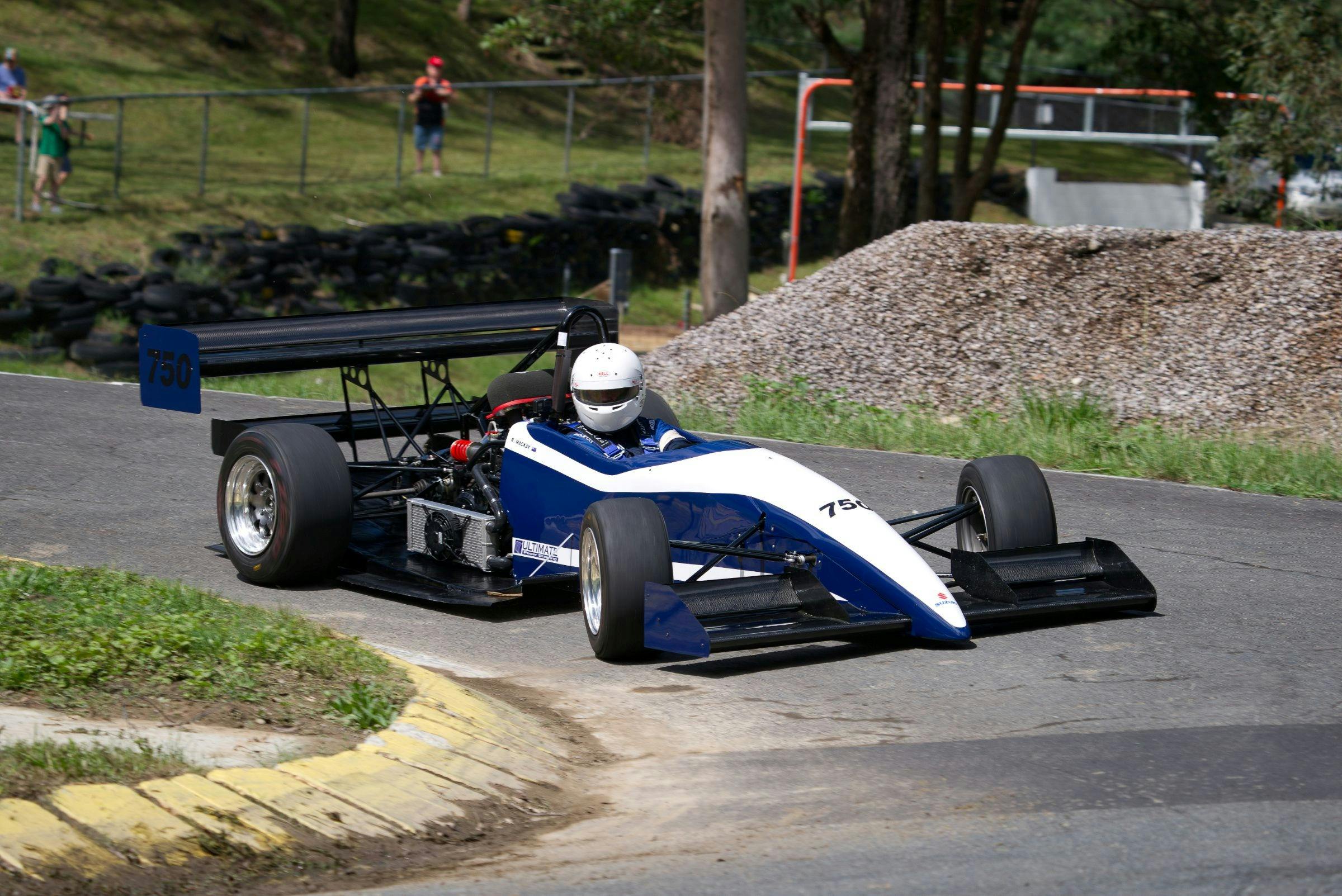 Ross Mackay under brakes into the hairpin area